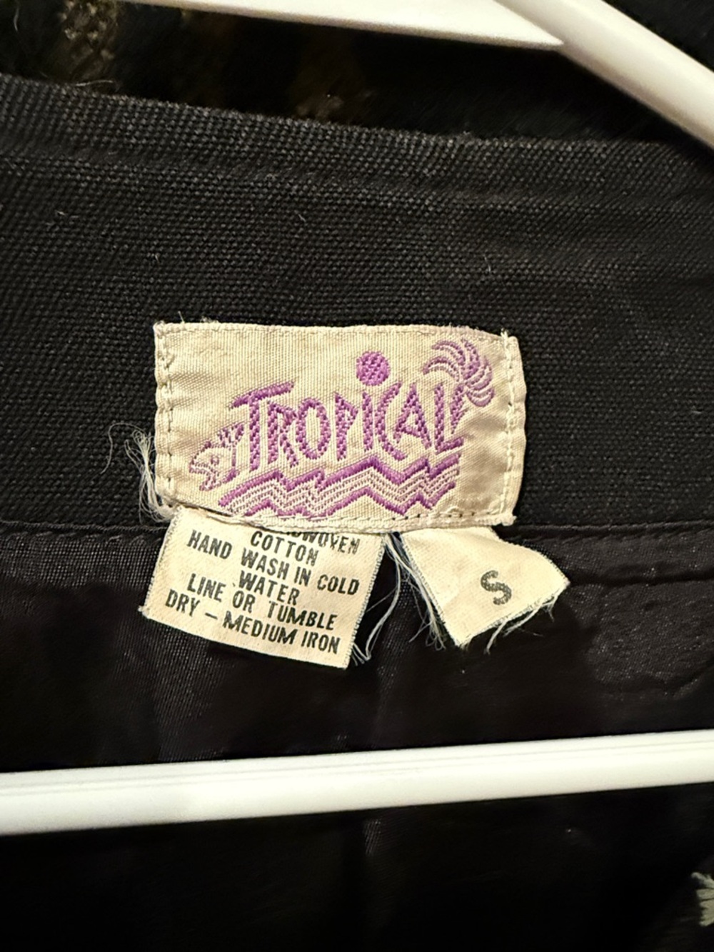 VINTAGE Embroidered Jacket - Picture 2 of 11